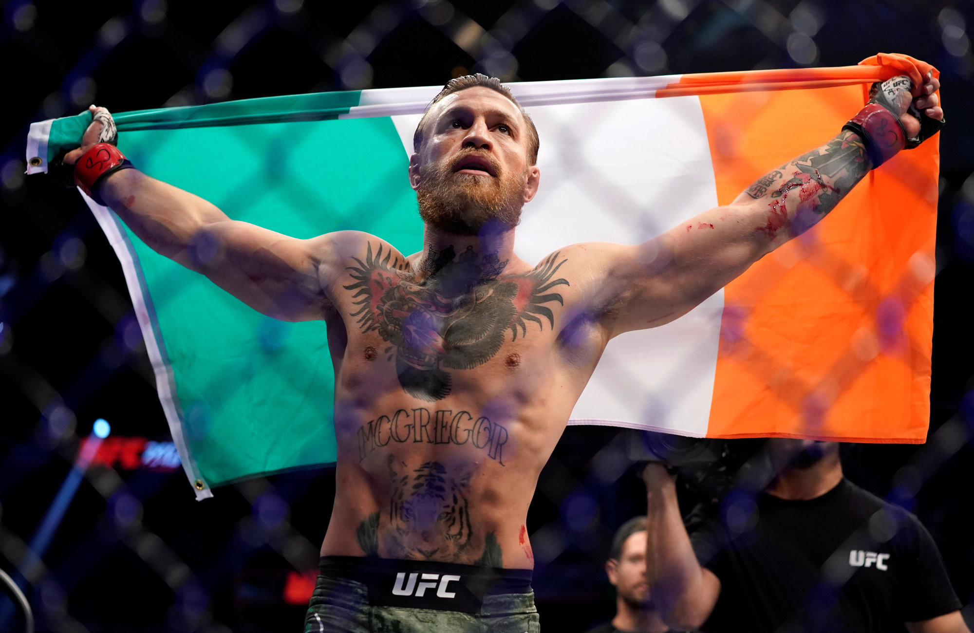 Конор Макгрегор UFC-ге қайта оралғанын мәлімдеді
