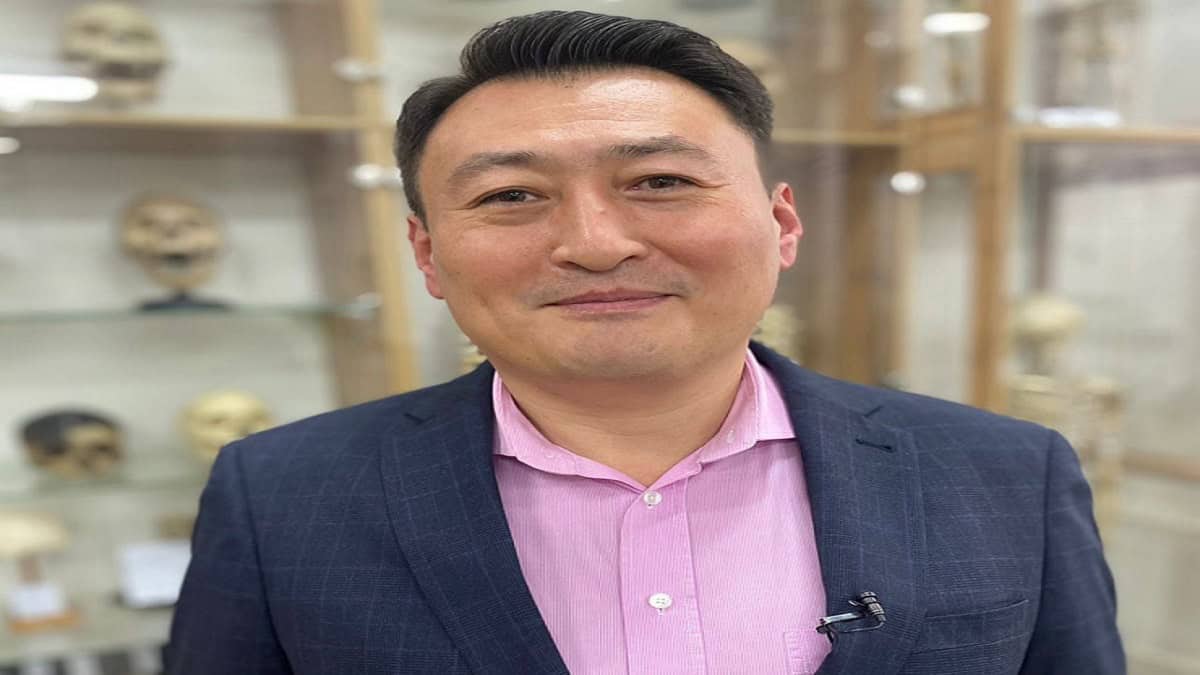 Мұзды суда шомылу кім үшін қауіпті, дәрігер айтып берді