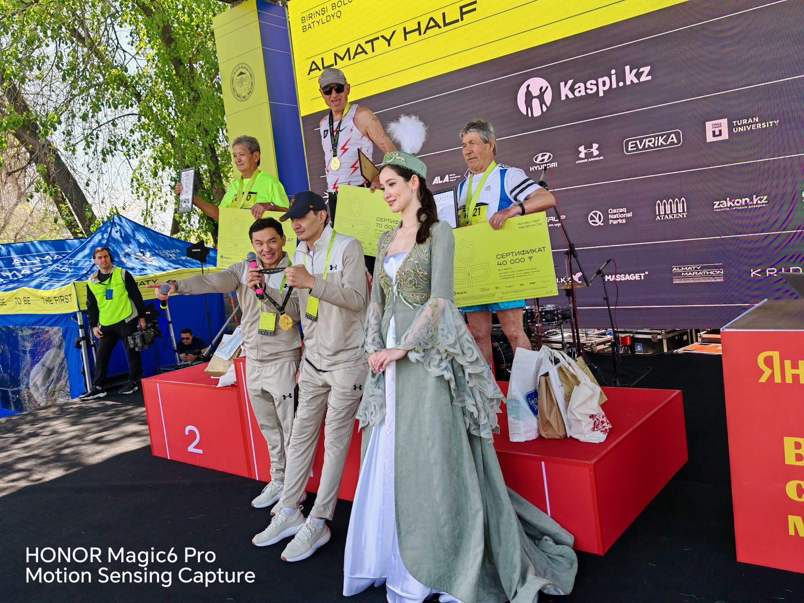 HONOR Magic6 Pro камераларының объективтерімен түсірілген Almaty Half Marathon фотосуреттері қолжетімді болды