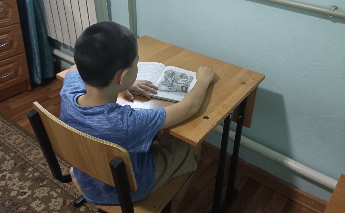 Білімдіге дүние жарық: сенімді репетитор табу және алаяқтардың арбауына түспеу жолдары