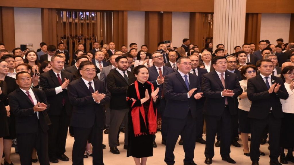 Huawei ҚХР-ның 75 жылдық мерейтойына  арналған қабылдауда ең жаңа технологияларды ұсынды