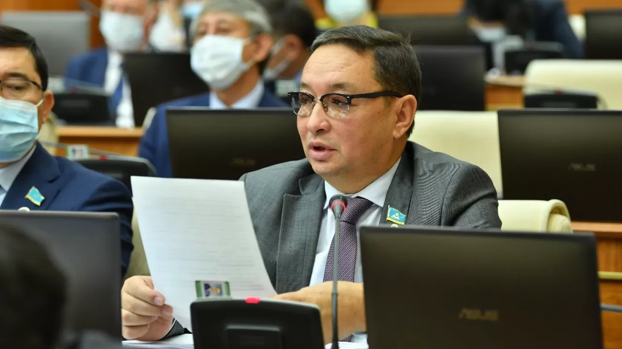 Серік Ерубаев Мәжілістің Заңнама комитетінің құрамына сайланды