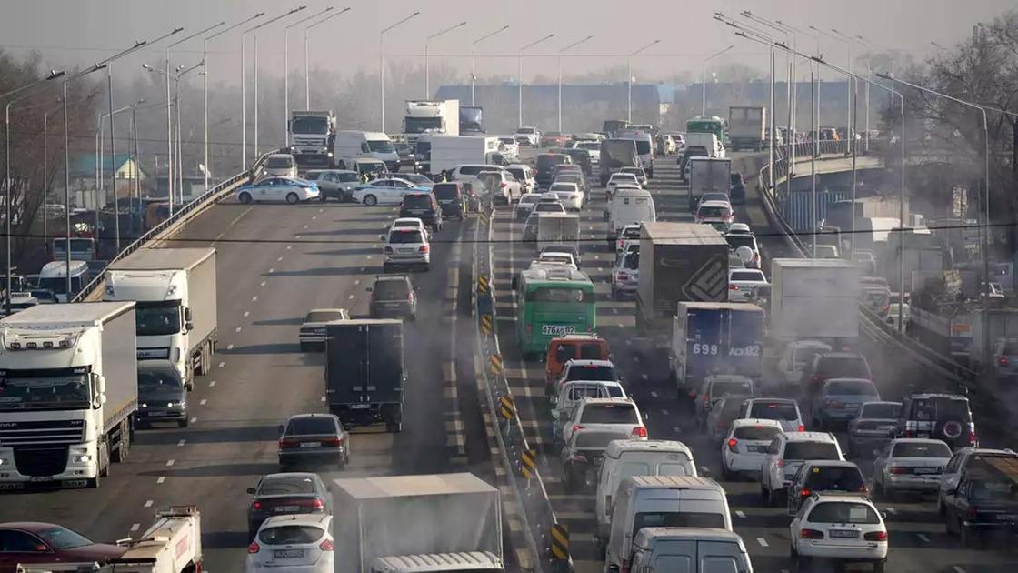 «Алтын Орда» маңындағы кептеліс: Мәселені жолайрық та шеше алмады