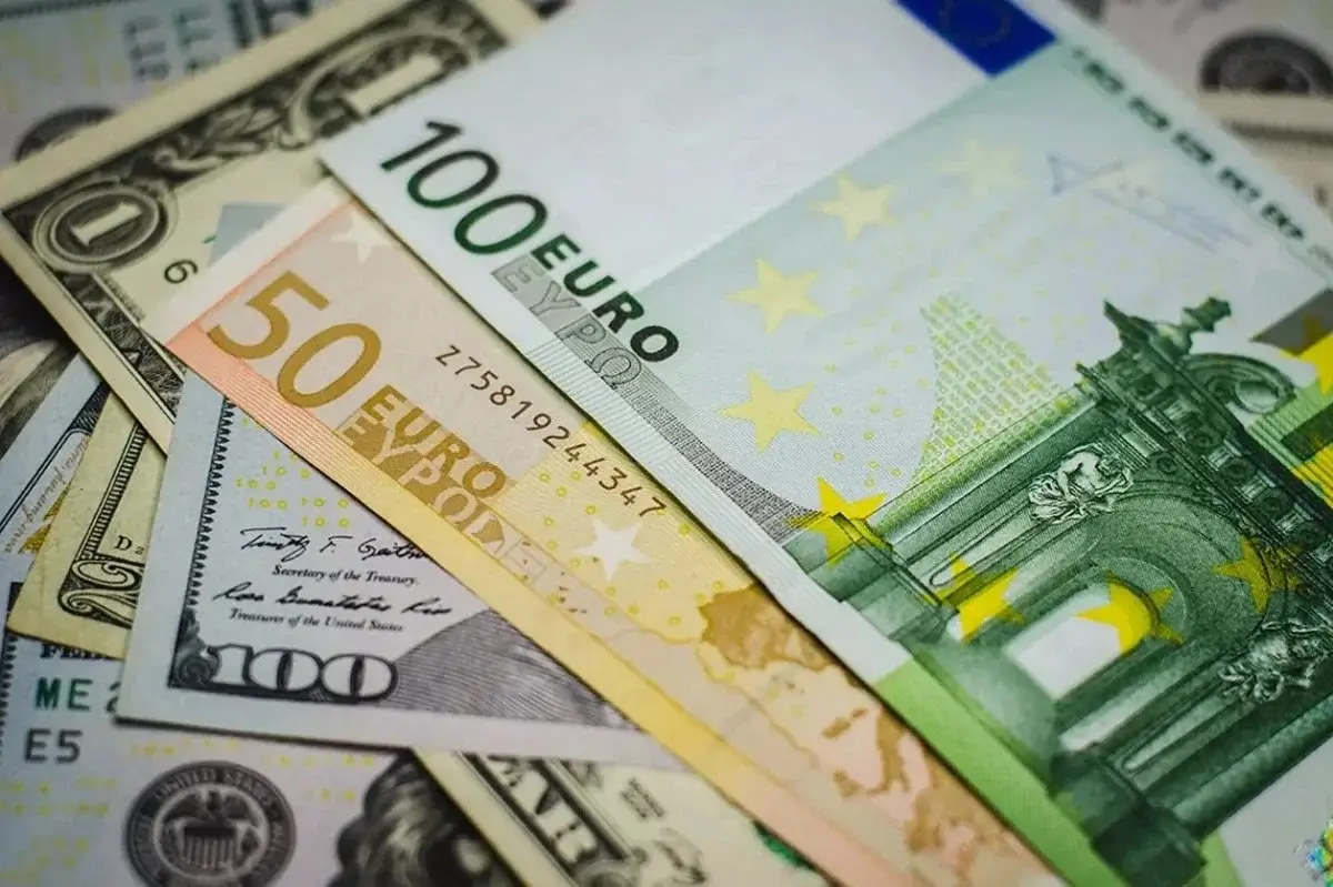 Доллар, еуро мен рубльдің бүгінгі бағамы қандай