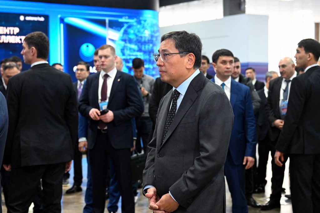 Ерболат Досаев Digital Almaty форумында инновациялық әзірлемелермен танысты