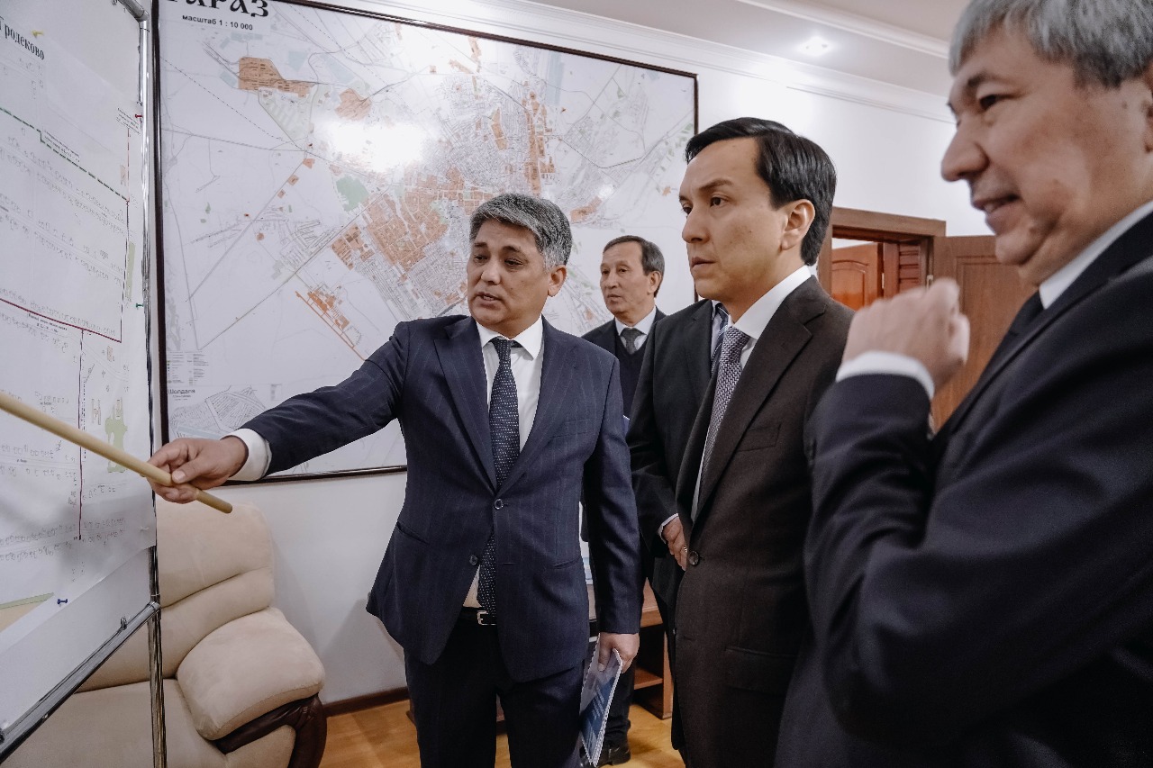 «QazaqGaz Aimaq» АҚ Бас директоры Бауыржан Асқаров Жамбыл облысының газ нысандарын тексерді
