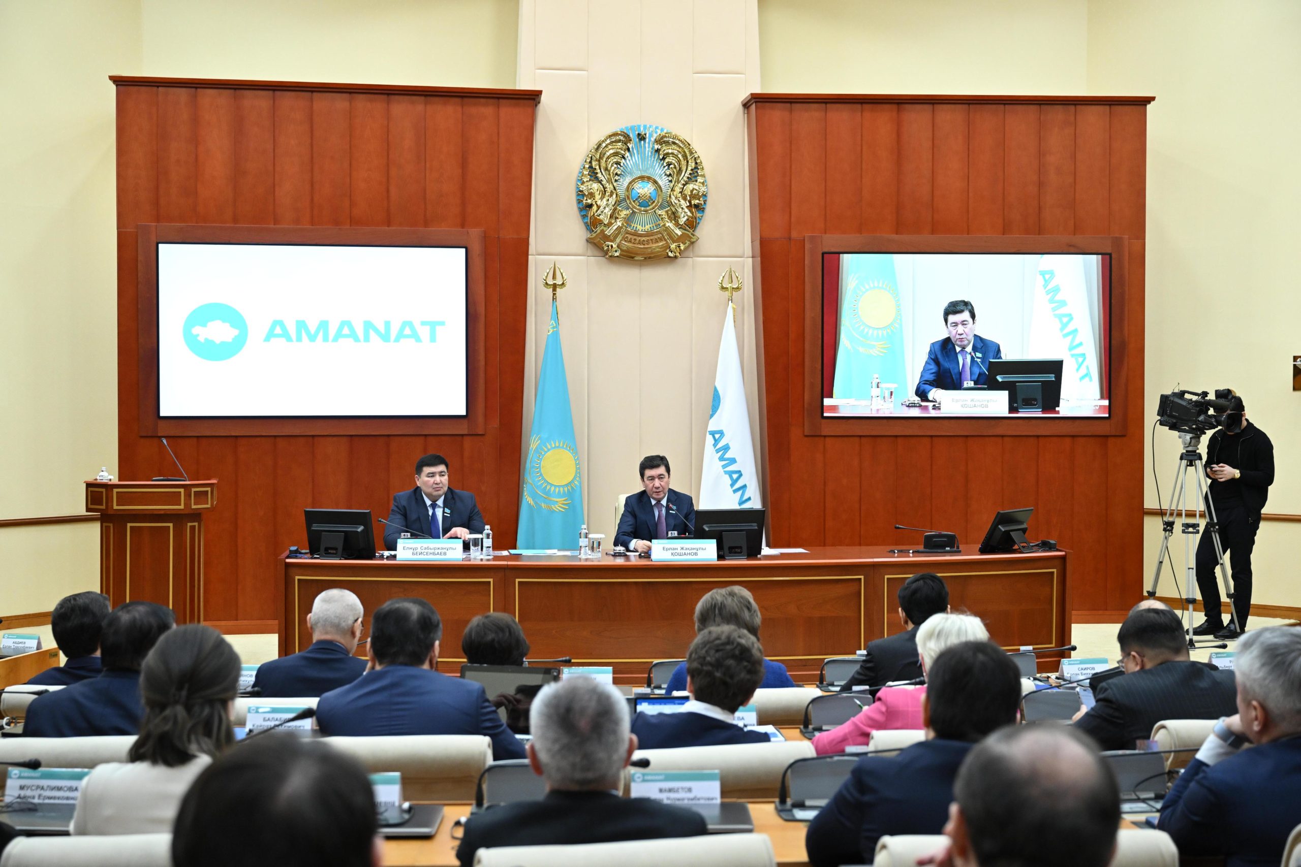 «AMANAT» фракциясының депутаттары бірыңғай уақыт белдеуі бойынша Үкіметтің шешімін қолдады