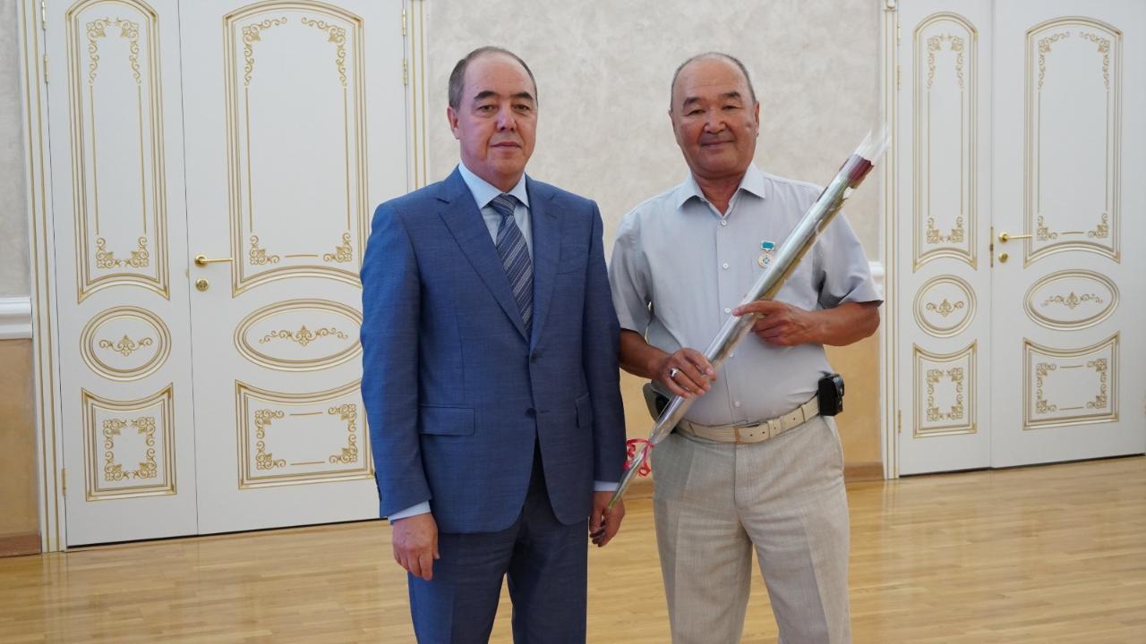 БҚО әкімі құрылысшыларды марапаттады