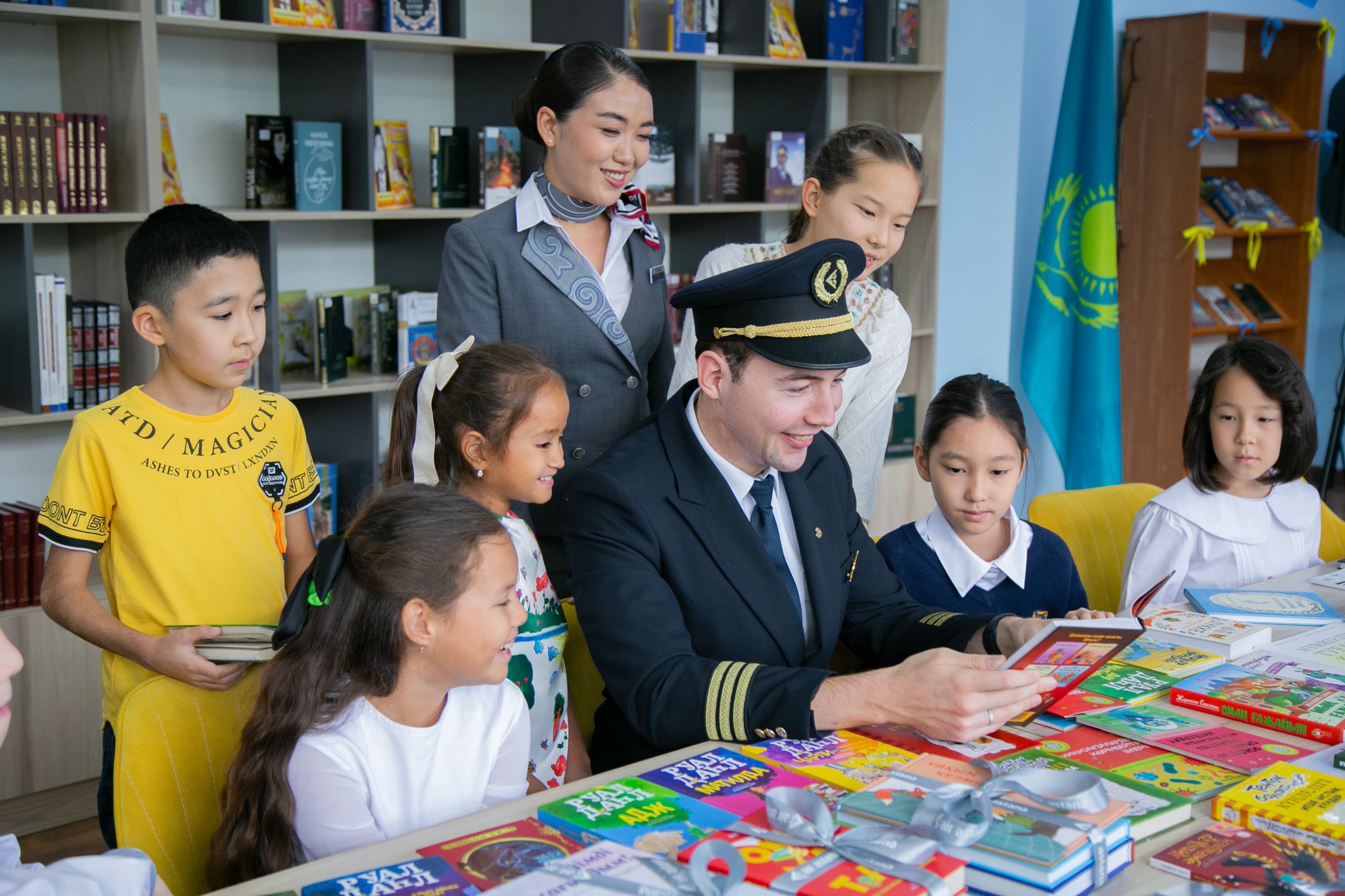 Air Astana балалардың кітап оқуын қолдайды