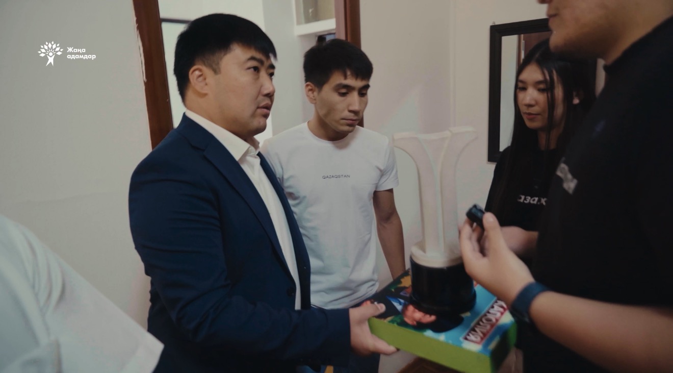 «Аграркаполия»: Жаңа адамдар ҚазҰАЗУ әкімшілігін университет корпустарын сатуды тоқтатуға шақырады