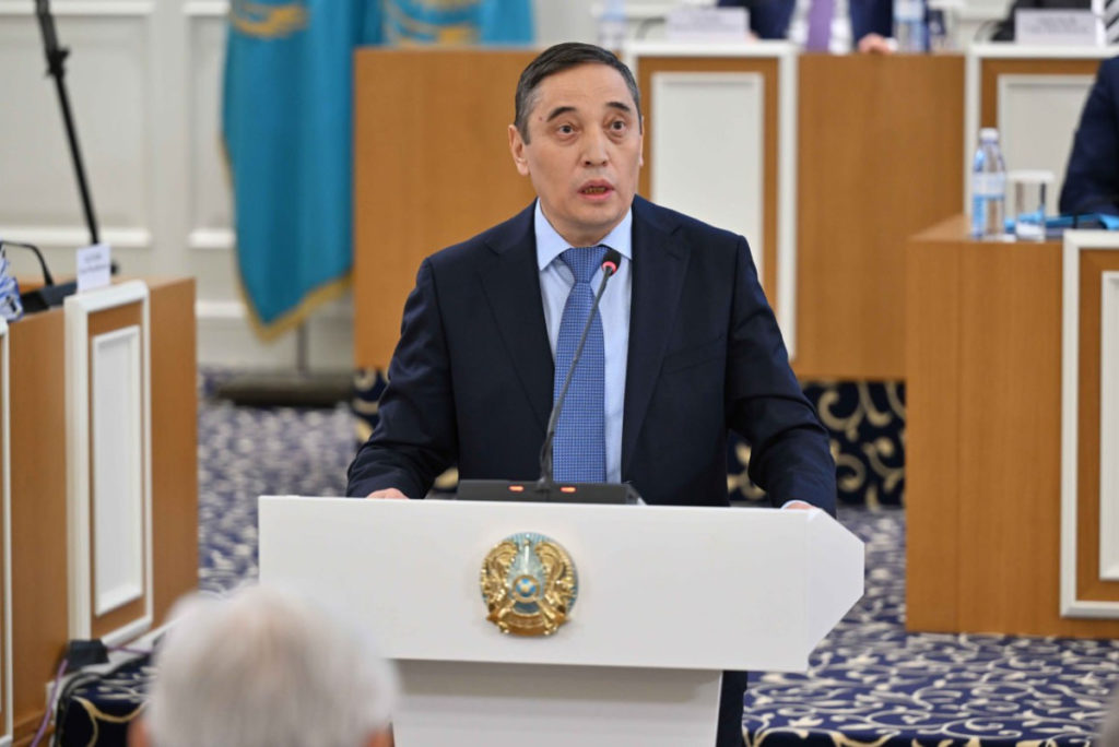 Дихан Қамзабекұлы білім жүйесіндегі зайырлылық пен мәдениеттің Ата Заңда нақты айқындауды ұсынды