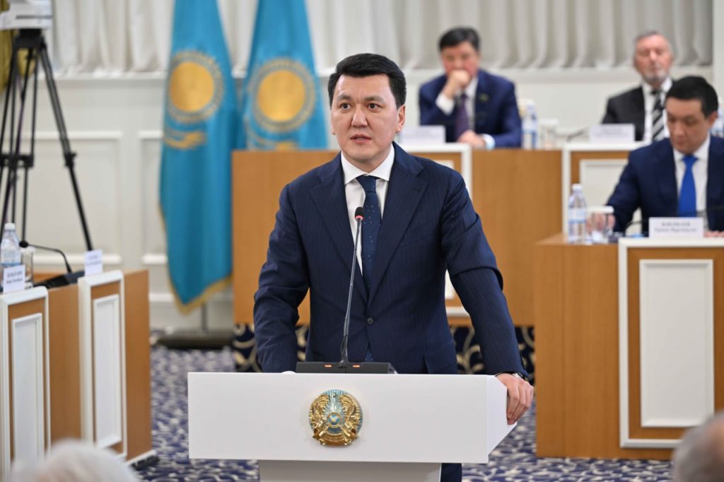 Қарин: Конституциялық реформаға қатысты түпкілікті шешім жалпыхалықтық референдумда қабылданады