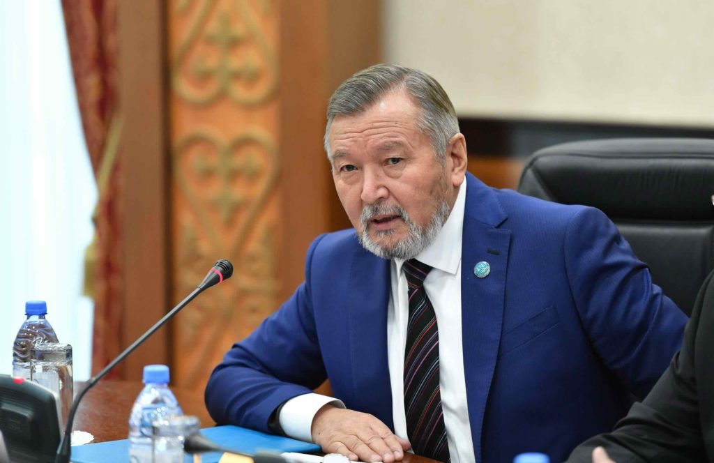 Белгілі заңгер Жаңа Конституция жобасын бүкілхалықтық референдумға шығару туралы ұсынысты қолдады