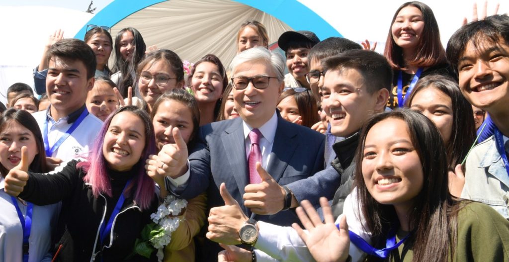 Шикізатқа тәуелділіктен әртараптандыруға дейін