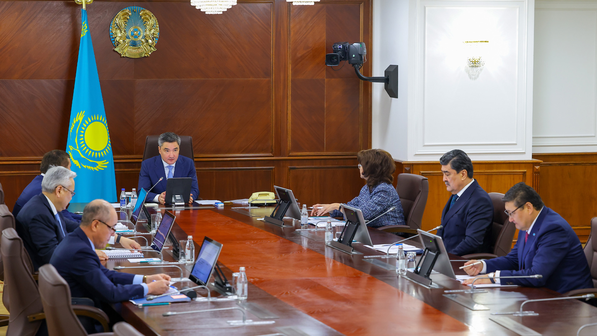 Олжас Бектенов Президенттің «Таза Қазақстан» бастамасын жүзеге асыру бойынша отырыс өткізді