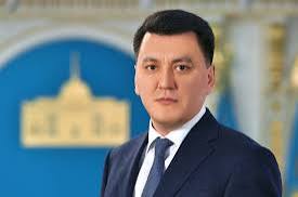 Ерлан Қарин: Парламент қарап жатқан конституциялық заңдар мемлекеттік-саяси үлгіні институционалдық тұрғыдан жаңартуды көздейді