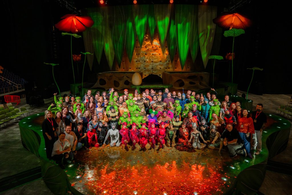 Сахна сыртындағы құпиялар және аншлаг жинаған премьера: Cirque du Soleil Алматыдағы OVO гастрольдерін бастады