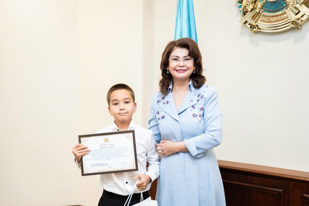 Аида Балаева халықаралық музыкалық байқаулардың жүлдегерлерін құттықтады