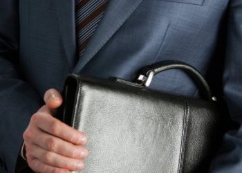 Бизнес-күн тәртібі үшін бәсеке: «Ақ жол» мен Respublica арасында өткір ашық пікірталас өрбіді